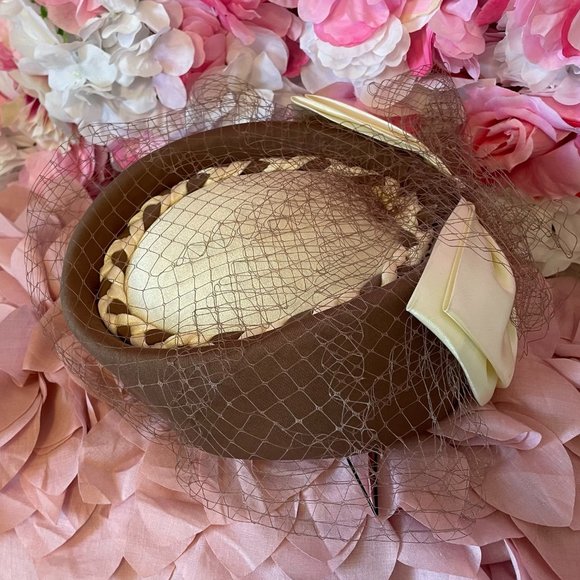 Vintage Pillbox Hat with Bow - Picture 4 of 6